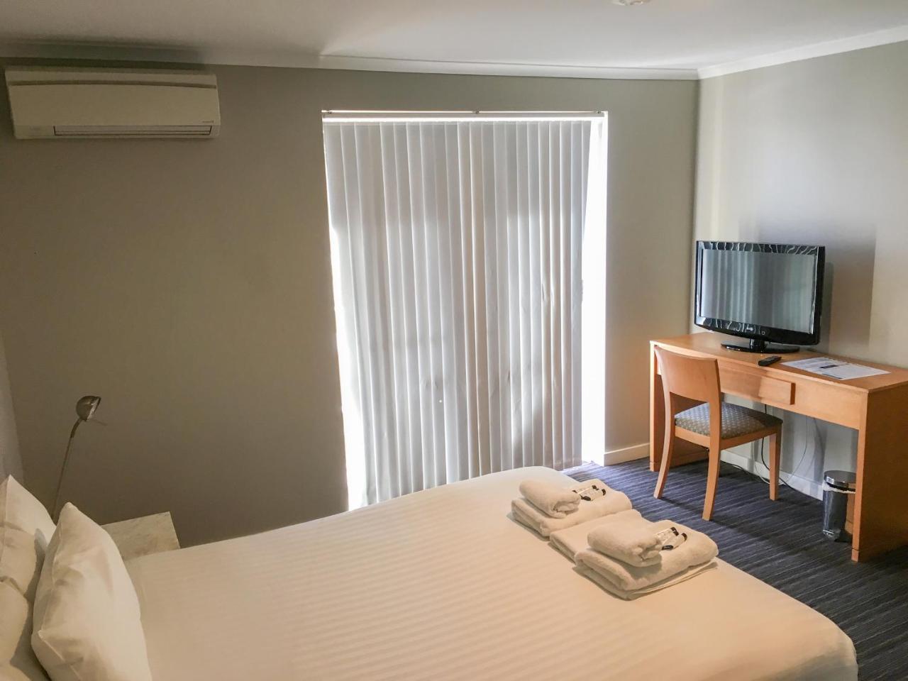 The Premier Hotel Broadmeadow Newcastle Bagian luar foto